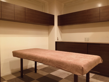 シースリー(C3)福岡天神店の個室